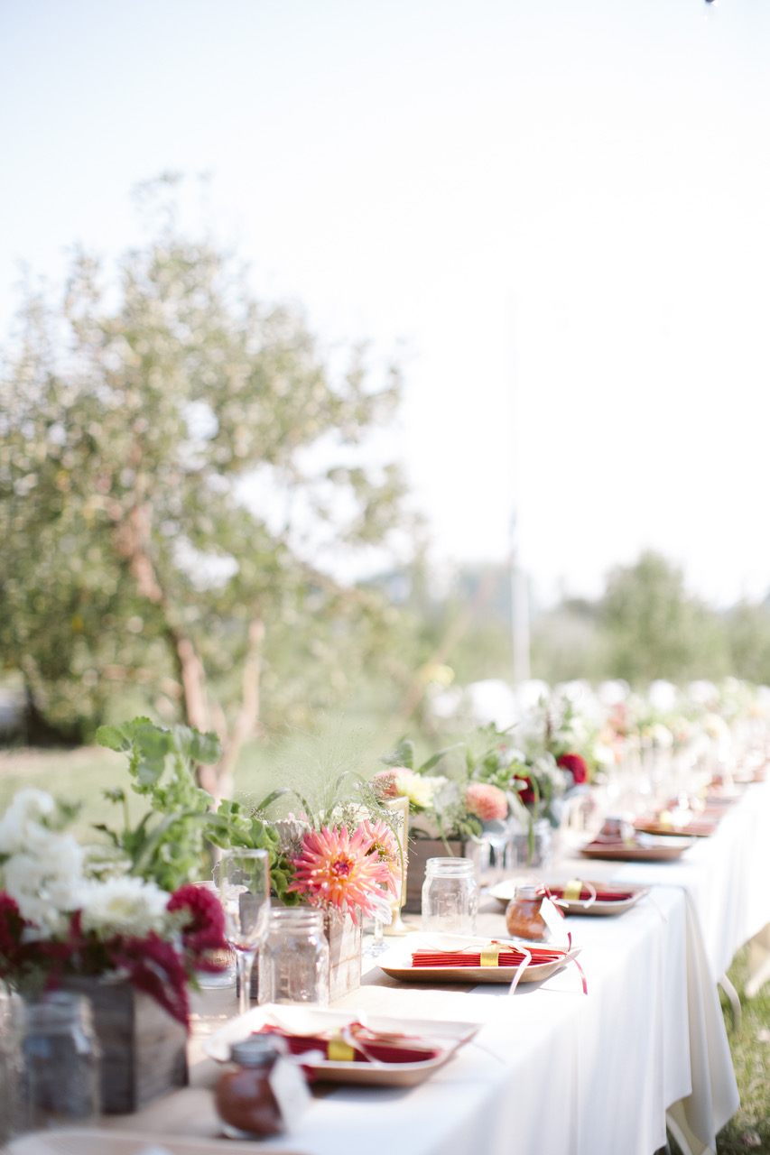 Outdoor Farm Wedding Table