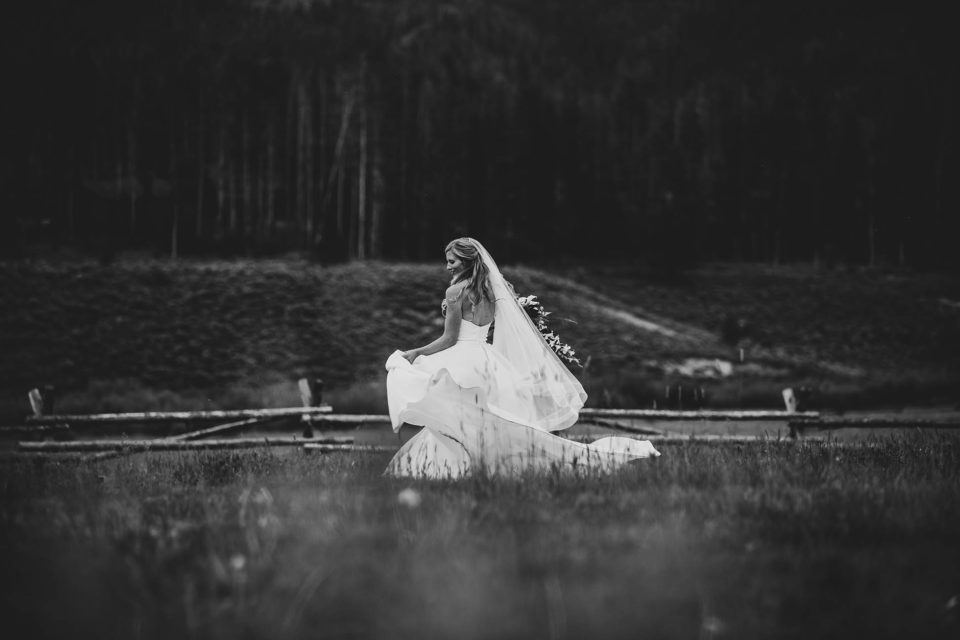 bride colorado mountain wedding flowy white dress