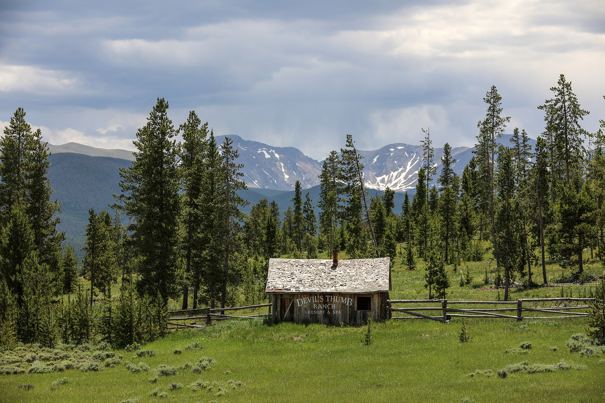 summer wedding at devils thumb ranch colorado